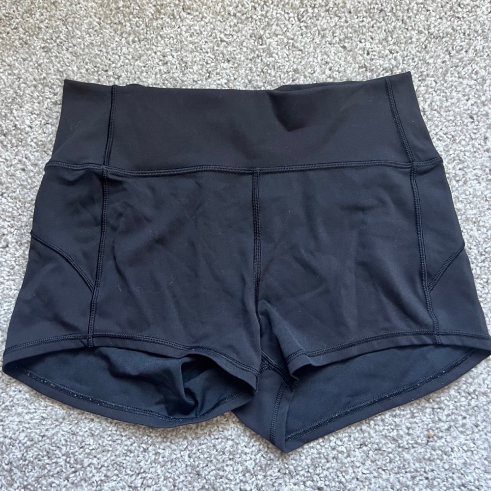 Lululemon In Movement Short *Everlux 2.5" Black (First Release)